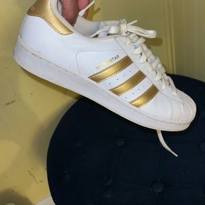 Adidas superstars